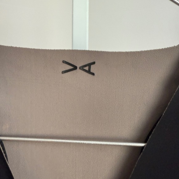 Varley Activewear Revolve Sleeveless Bodysuit sz S  Keyhole Cutout Activewear‎ - Picture 4 of 5